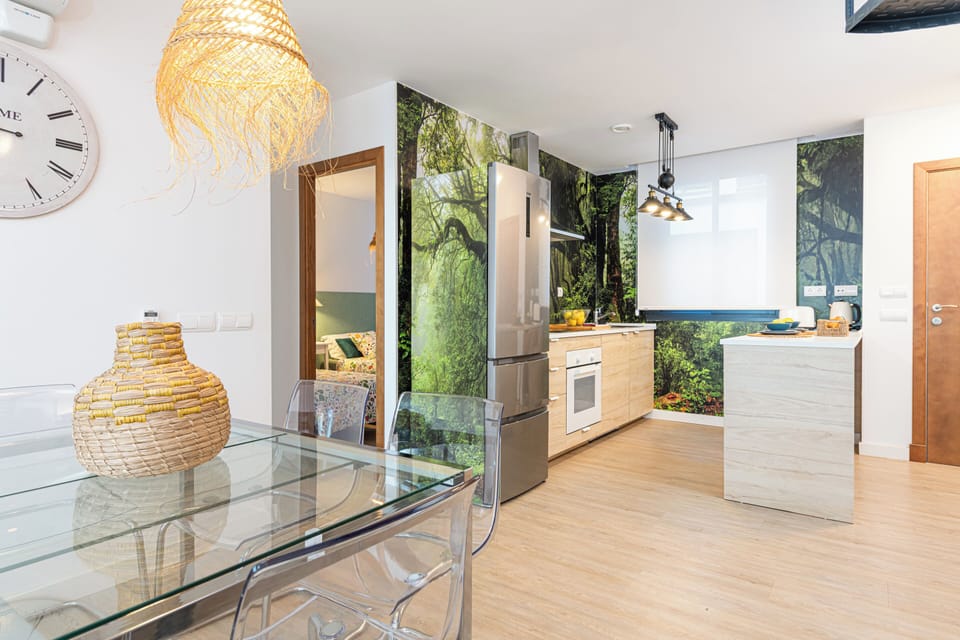 Classic Apartment, City View | Living area
