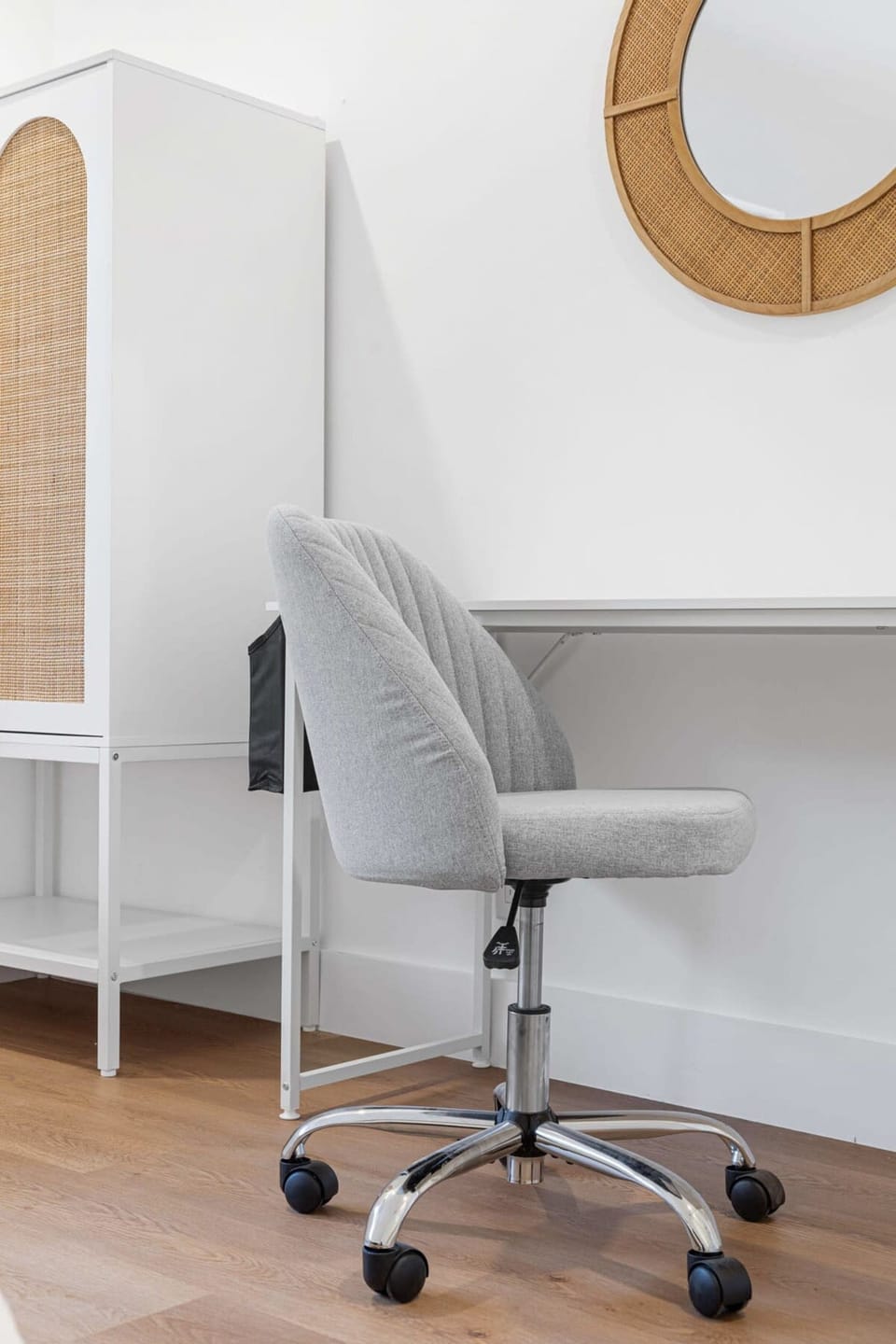 House | 2 bedrooms, desk
