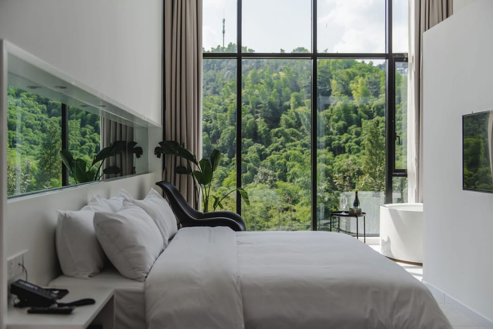 Design Loft, 1 Queen Bed, Hill View | Premium bedding, down comforters, minibar, in-room safe