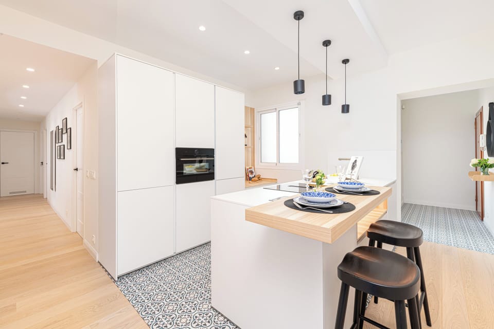 Deluxe Apartment, Sea View | Private kitchen | Full-size fridge, microwave, oven, stovetop