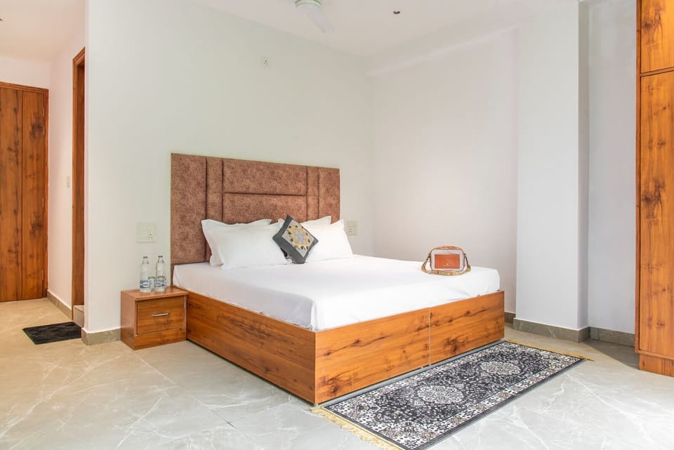 Luxury Apartment, Balcony, Hill View | 3 bedrooms, laptop workspace