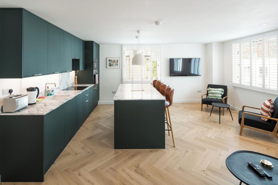 Classic Apartment | Private kitchen | Electric kettle