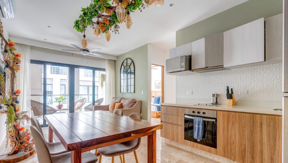 Apartment, Multiple Beds, Balcony | Living area