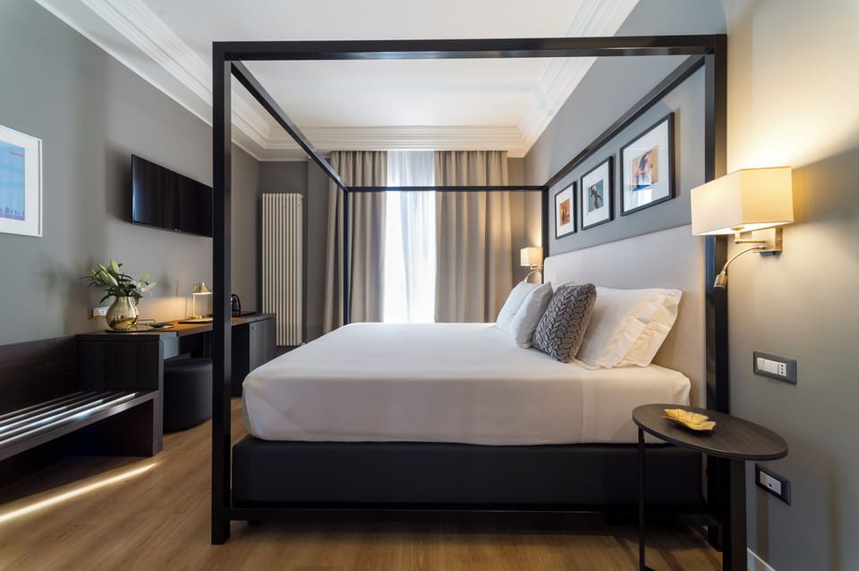 Deluxe Room | Premium bedding, down comforters, minibar, in-room safe