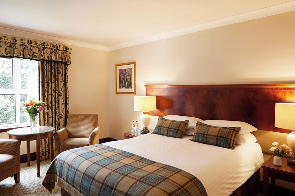 Premium bedding, in-room safe, desk, laptop workspace