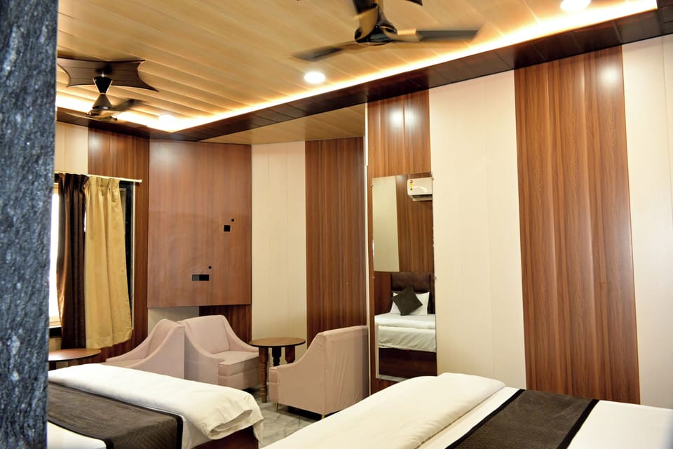 Luxury Room | Desk, free WiFi