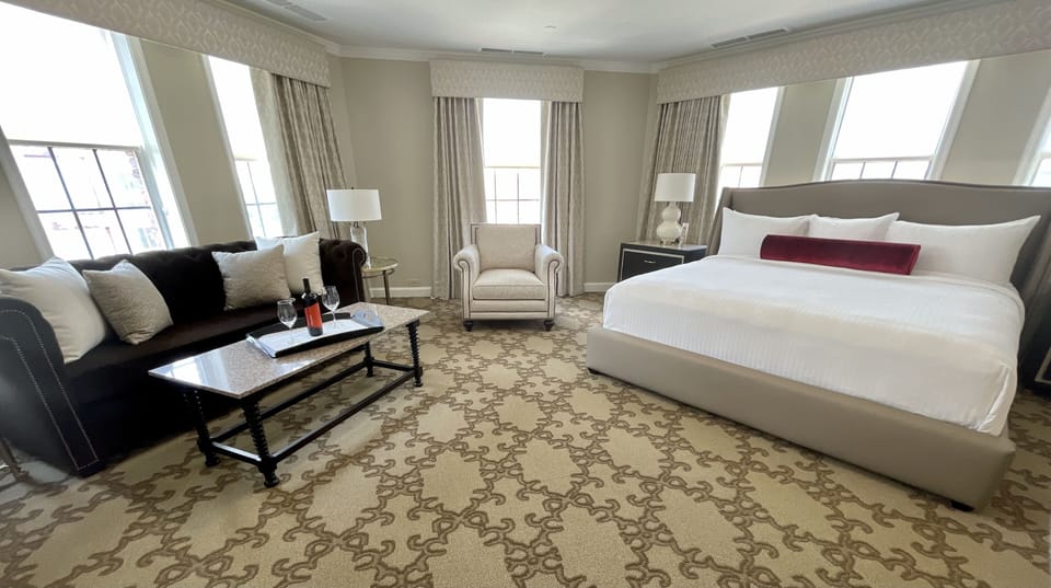 Junior Suite, 1 King Bed | 1 bedroom, premium bedding, desk, laptop workspace