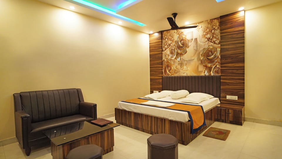 Deluxe Room | Desk, free WiFi
