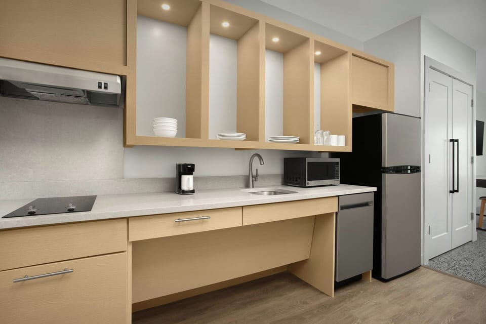 Studio, 2 Queen Beds | Private kitchen | Fridge, microwave, stovetop, dishwasher
