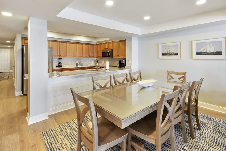 Condo, 5 Bedrooms | Dining