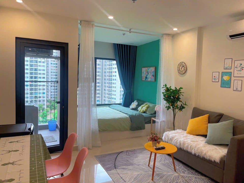 1 bedroom, blackout drapes, iron/ironing board, free WiFi