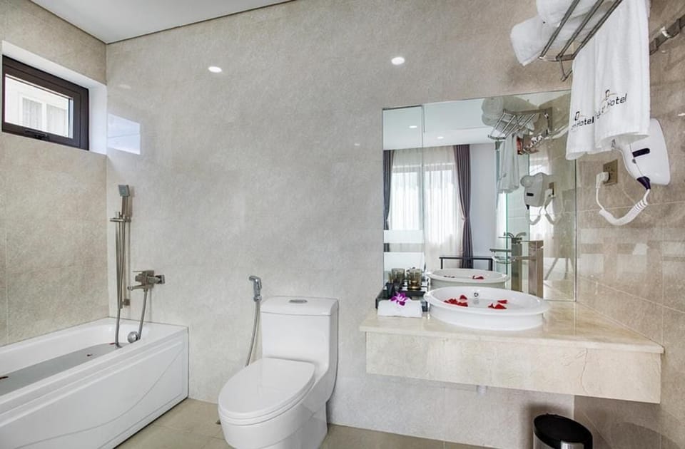 Studio Suite, City View | Premium bedding, minibar, desk, laptop workspace