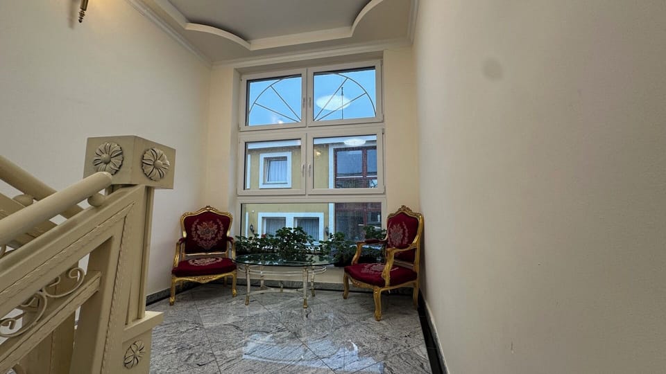Room | Living area