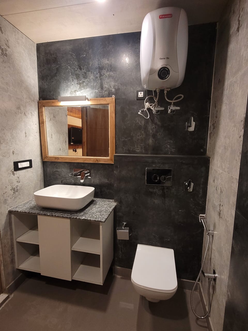 Premium Room, Mountain View | Bathroom | Shower, hair dryer, slippers, towels