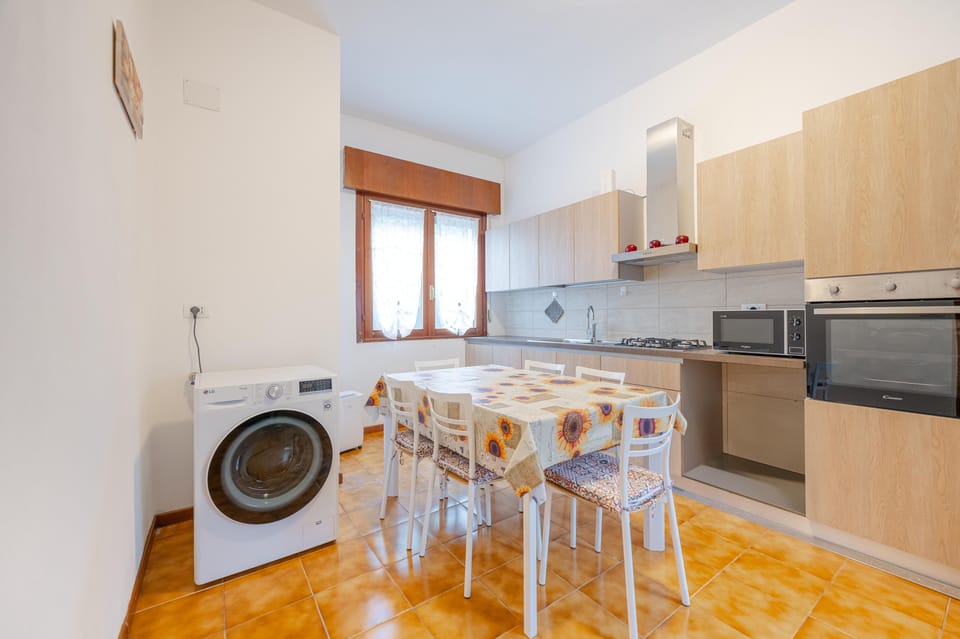 Comfort Condo | Private kitchen | Full-size fridge, microwave, oven, stovetop