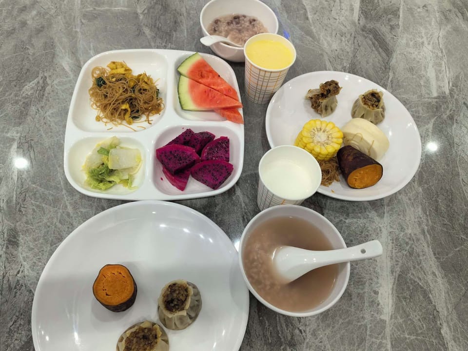 Free daily buffet breakfast