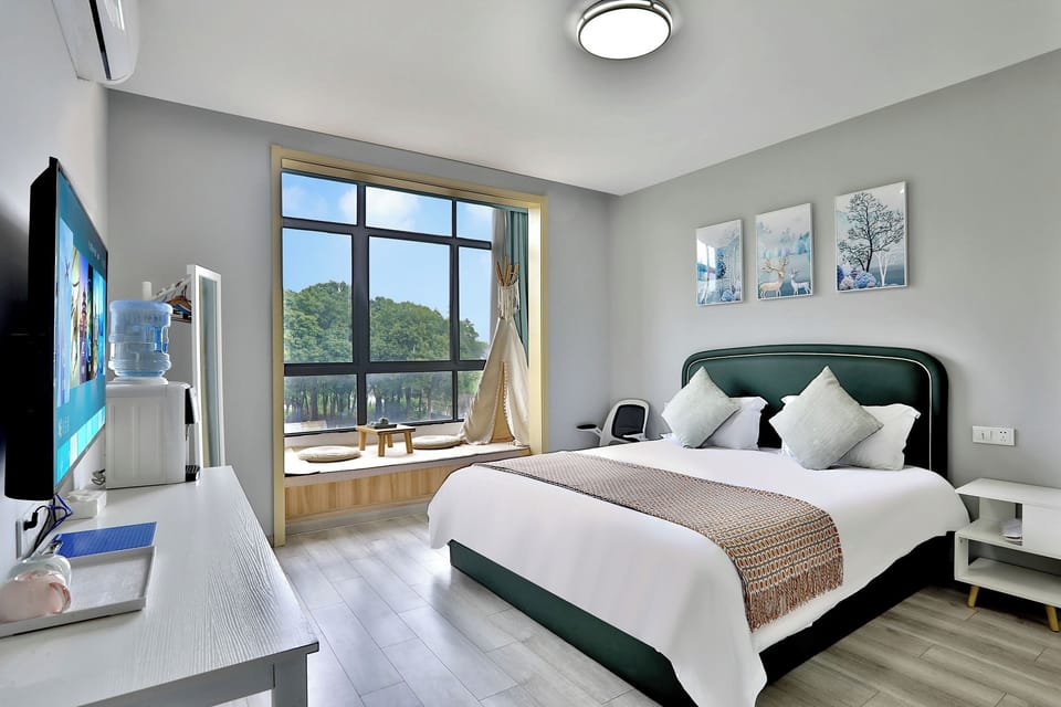 Signature Double Room, Balcony, Garden View | Laptop workspace, blackout drapes, soundproofing, iron/ironing board