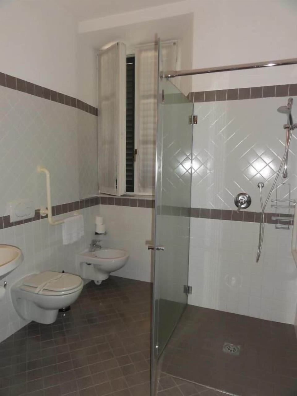 Family Quadruple Room, Mountain View | Bathroom | Shower, hair dryer, bidet, towels