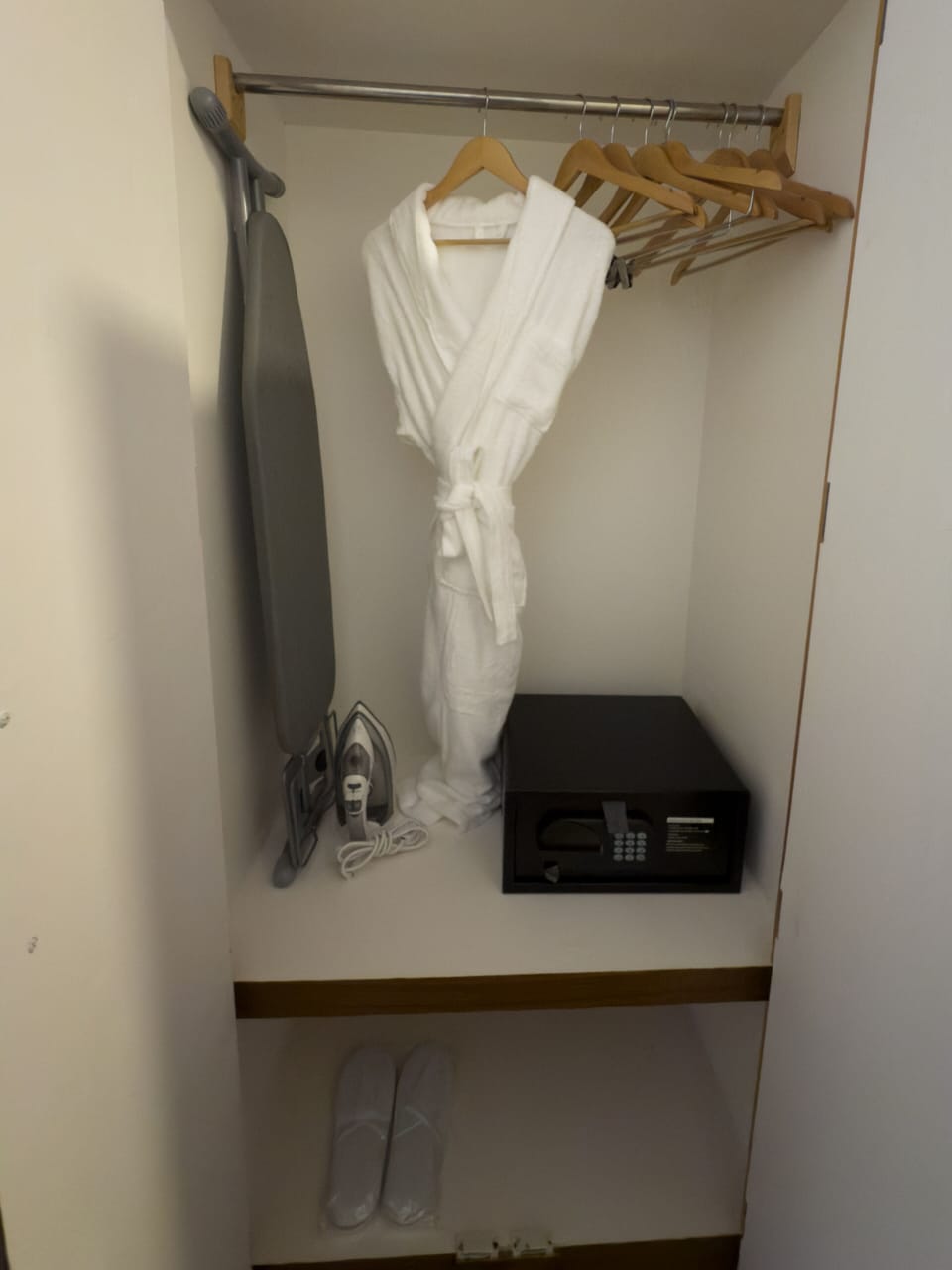 Deluxe Twin Room, 2 Twin Beds, Balcony, City View | Premium bedding, memory foam beds, minibar, desk