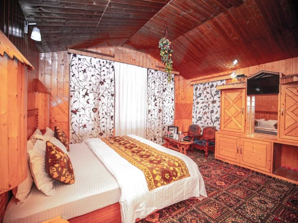 Standard Room | Desk, free WiFi, bed sheets