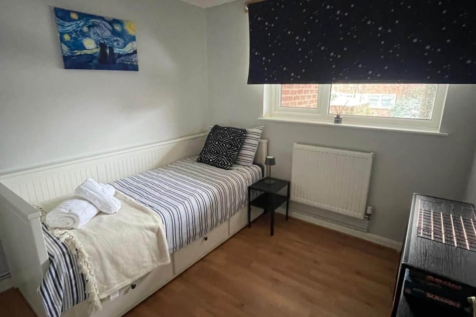 3 bedrooms, iron/ironing board, free WiFi, bed sheets