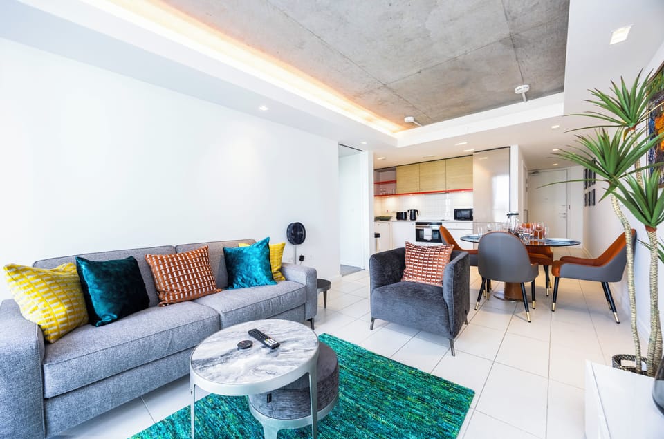 Superior Apartment, City View | Living area