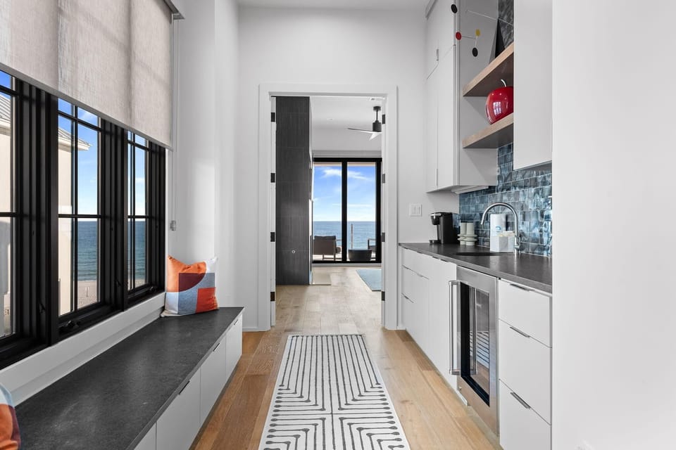 House, Multiple Beds (Casita Bonita at Eleanor Beach) | Private kitchen | Oven, toaster