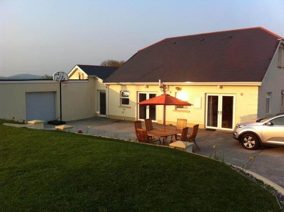 House | Outdoor dining