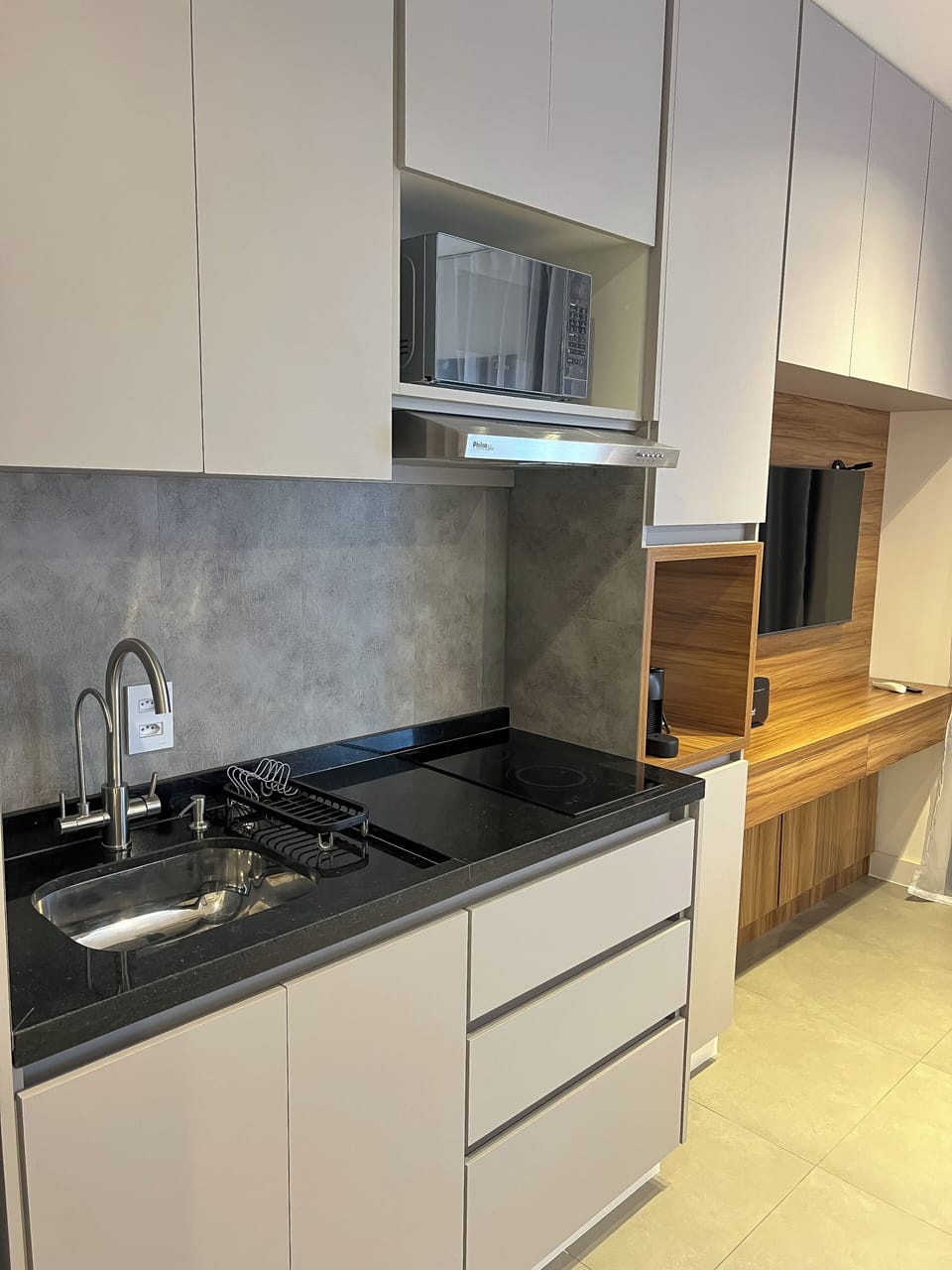Comfort Studio, Balcony, City View | Private kitchen