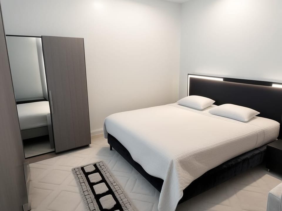 Luxury Double Room | Desk, laptop workspace, free WiFi