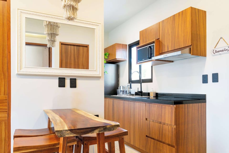 Deluxe Apartment, Resort View | Private kitchen