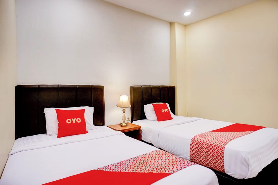 Deluxe Twin Room | Soundproofing, WiFi (free), bed sheets