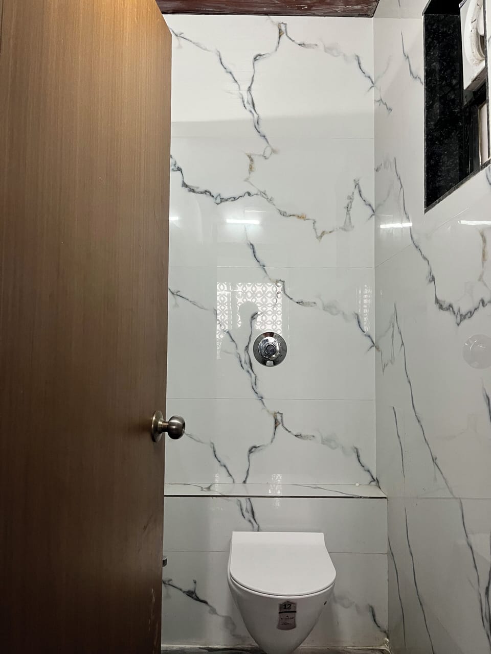 Family Quadruple Room | Bathroom | Shower, towels, soap, shampoo