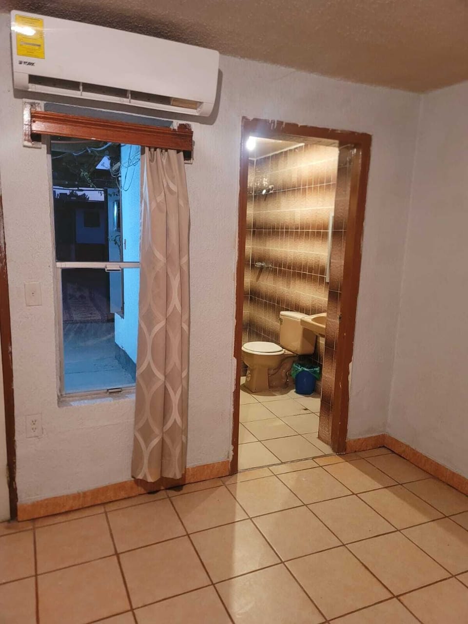 Shower, towels, soap, toilet paper