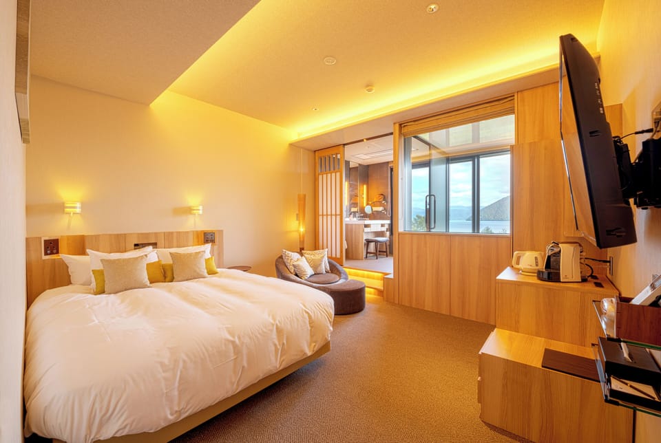 Superior Double Room with Cypress Onsen View Bath - Non-Smoking | In-room safe, soundproofing, free WiFi
