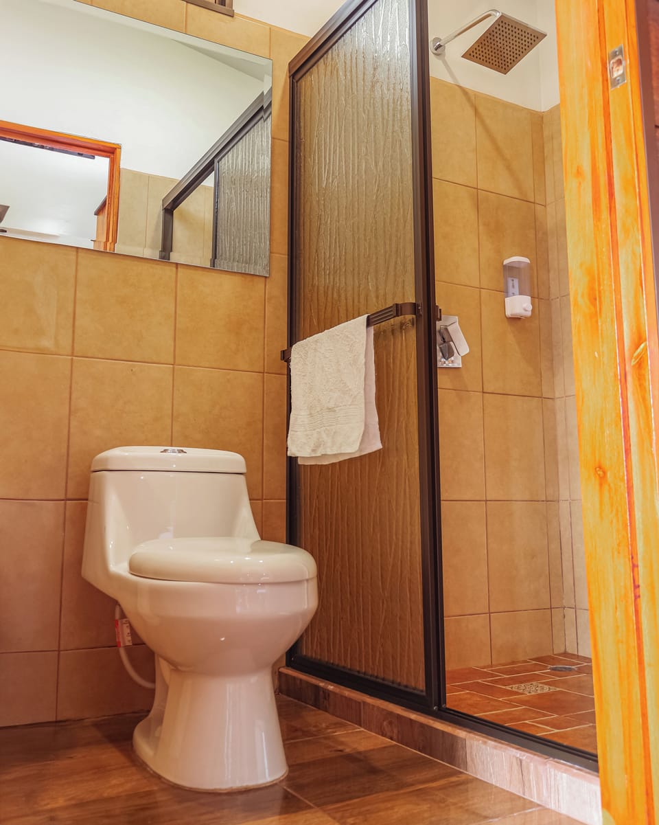 Comfort Cabin, Balcony, Mountain View | Bathroom | Shower, free toiletries, towels, soap