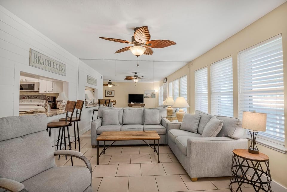 Condo, Multiple Beds (Sea Breeze 203) | Living area