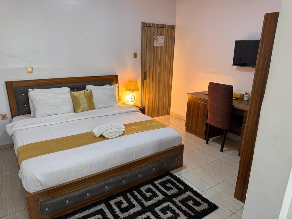 Exclusive Double Room | Desk, laptop workspace, blackout drapes, free WiFi