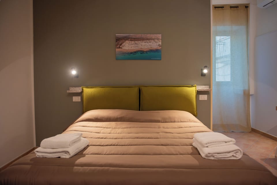 Comfort Room | Free WiFi