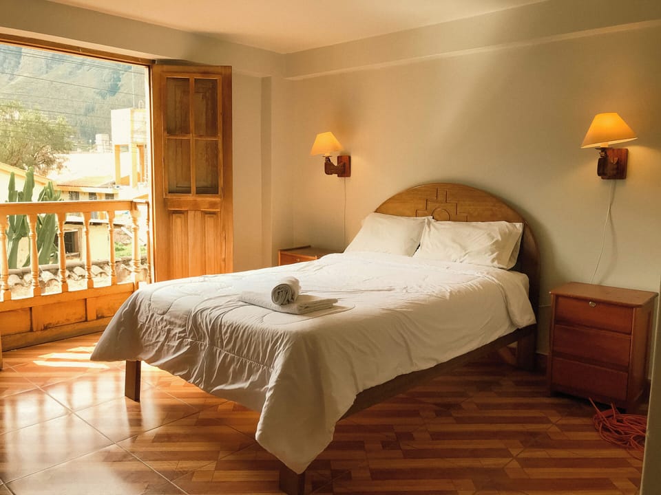 Standard Double Room, Mountain View | WiFi (free)
