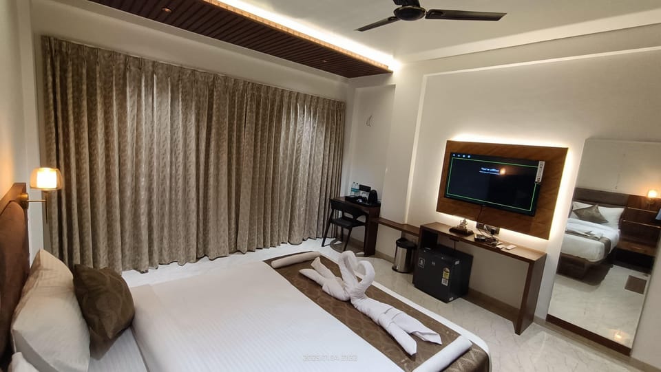 Deluxe Double Room | Desk, free WiFi