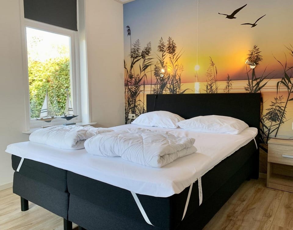Great Bungalow Near the Beach and sea House in North Holland (province)
