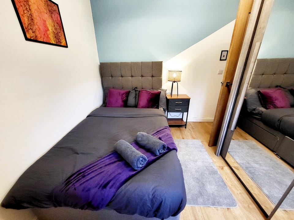 House, 3 Bedrooms, Kitchen | 3 bedrooms, desk, laptop workspace, iron/ironing board