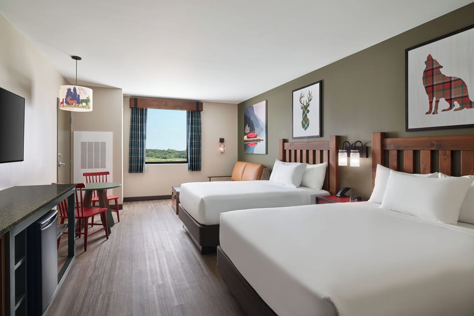 Family Suite | 1 bedroom, in-room safe, free WiFi, bed sheets