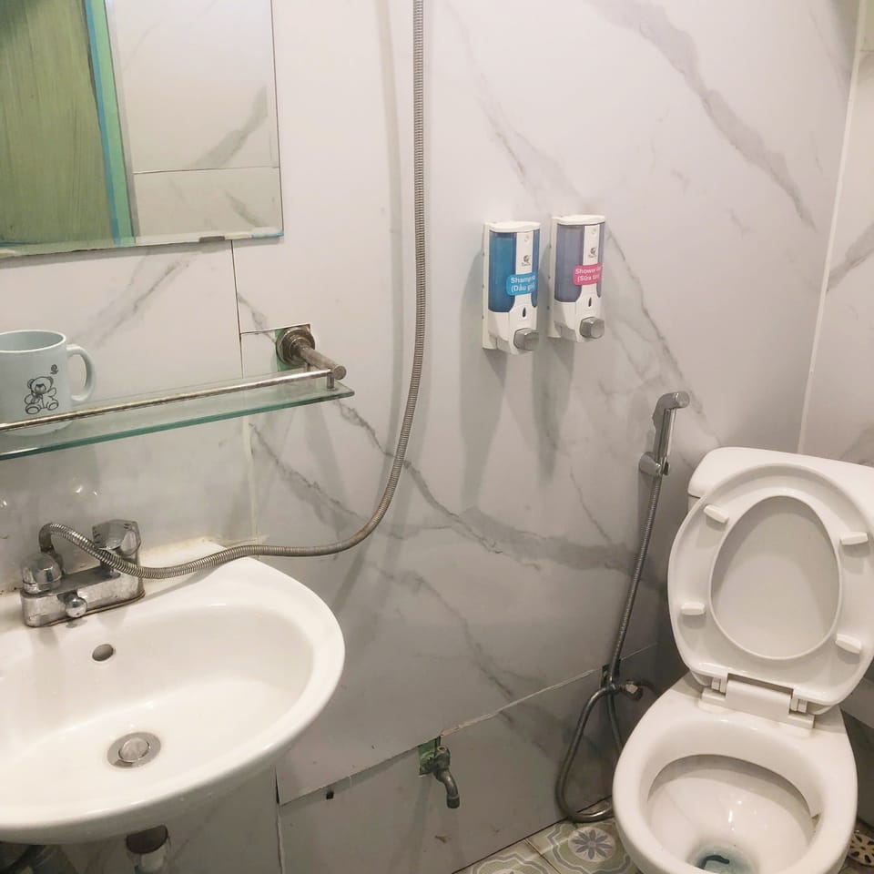 Luna Homestay Bed and Breakfast in Hanoi