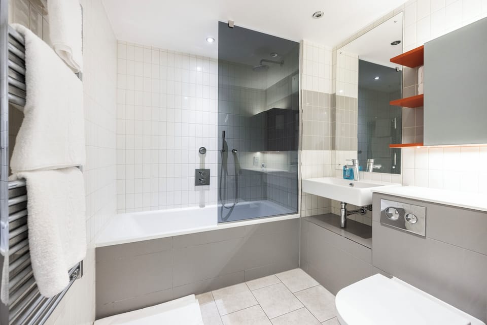 Hoola Cove Executive One Bed Apartment Apartment in London