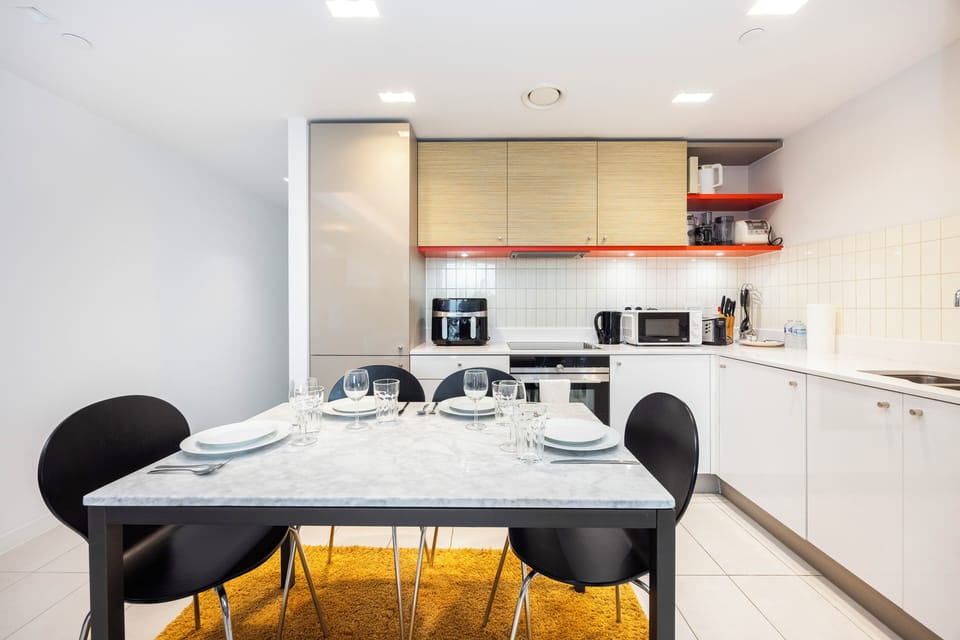 Executive Apartment, City View | Private kitchen