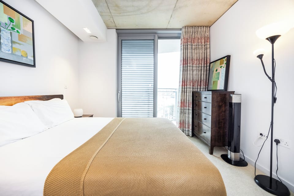 Hoola Cove Executive One Bed Apartment Apartment in London