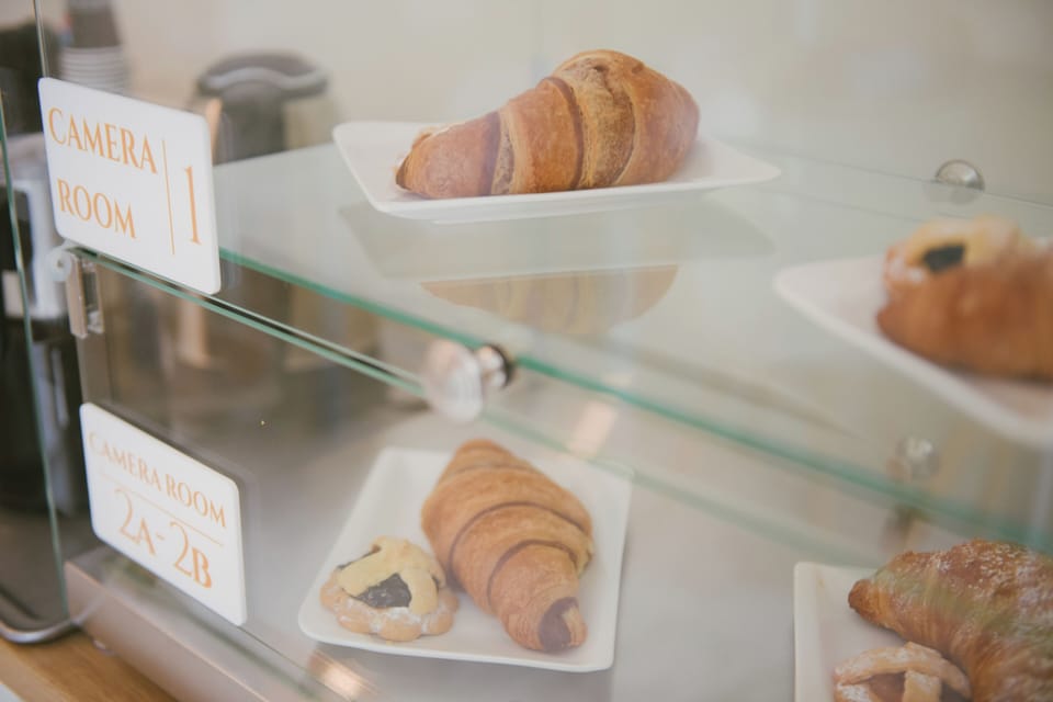 Free daily self-serve breakfast