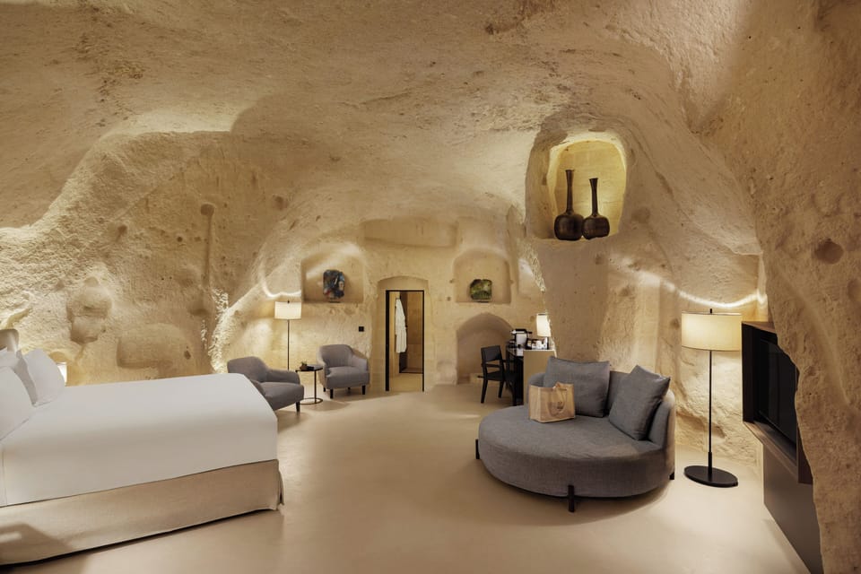 Luxury Room | In-room safe, desk, blackout drapes, free WiFi